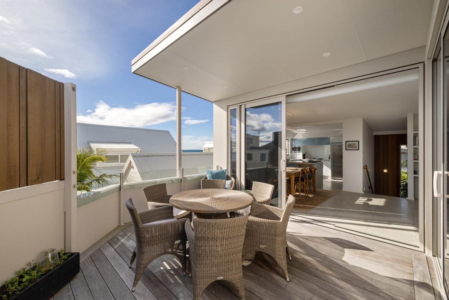 Seascape On Sunbrae With Sea Views Apartment Mount Maunganui Exterior photo