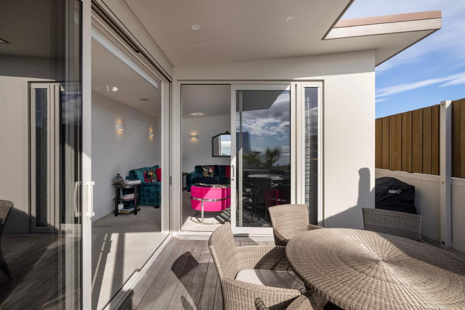 Seascape On Sunbrae With Sea Views Apartment Mount Maunganui Exterior photo