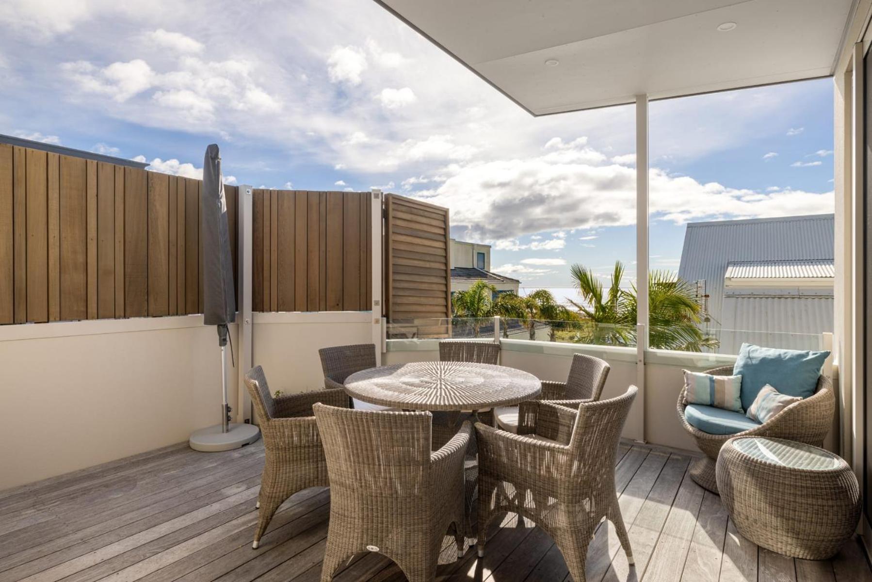 Seascape On Sunbrae With Sea Views Apartment Mount Maunganui Exterior photo