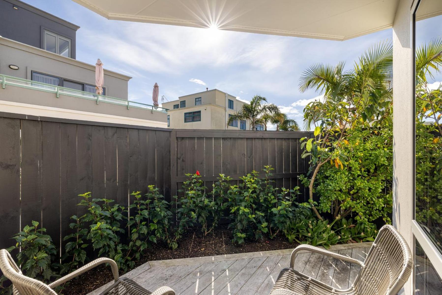 Seascape On Sunbrae With Sea Views Apartment Mount Maunganui Exterior photo